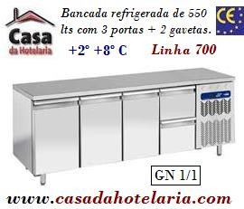 Bancada Refrigerada com 3 Portas + 2 Gavetas GN 1/1 da Linha 700 com Funções HACCP, -2º +8º C (transporte incluído) - Refª 101543